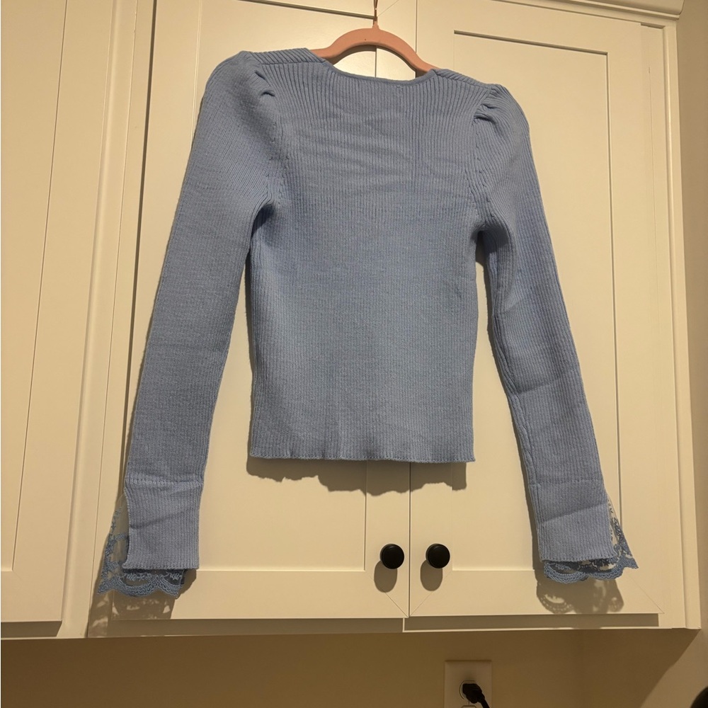 NWT Blue Ribbed Knit Sweater Pearl Accents Lace Cuff Top Size L - Picture 12 of 14